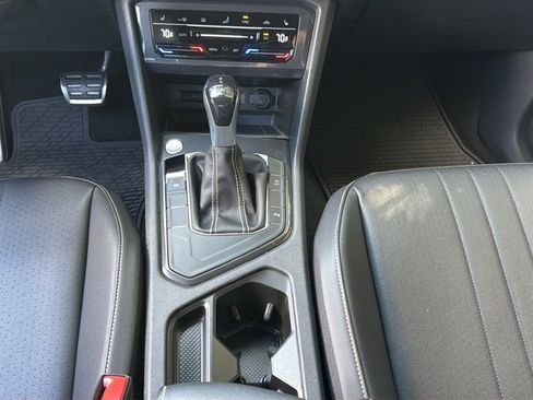 Used 2023 Volkswagen Tiguan SE R-Line FWD image 19