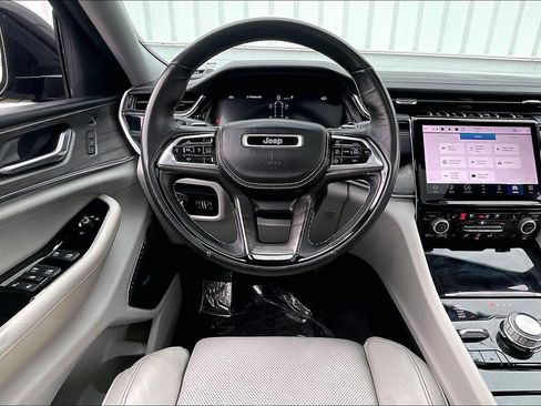 Used 2023 Jeep Grand Cherokee L Overland w/ Advanced Protech Group III image 6