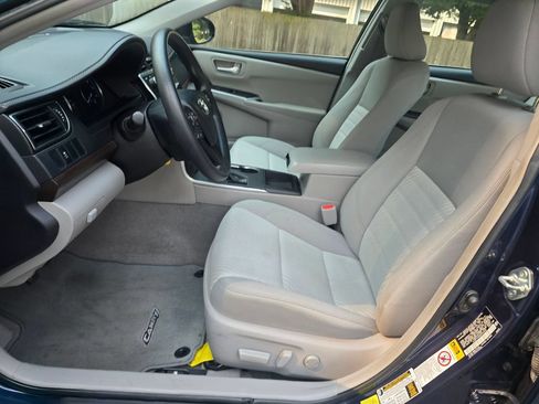 Used 2016 Toyota Camry LE FWD image 23