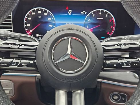 Used 2024 Mercedes-Benz GLS 450 4MATIC image 17
