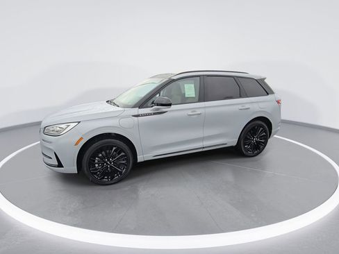 Used 2025 Lincoln Corsair Grand Touring w/ Jet Appearance Package image 4