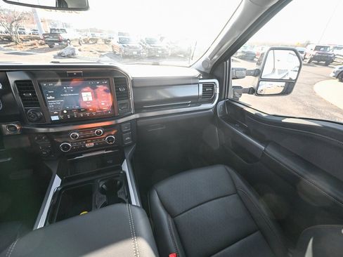 New 2025 Ford F350 Lariat w/ Lariat Ultimate Package image 28