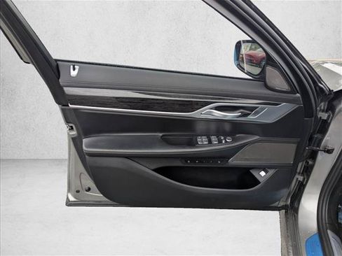 Used 2021 BMW 740i w/ Luxury Rear Seating Package RWD image 23
