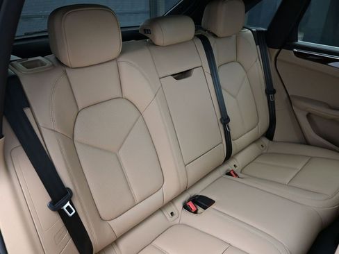 Certified 2024 Porsche Macan image 26