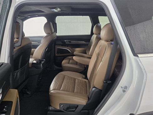 Used 2021 Kia Telluride SX w/ SX Prestige Package image 8