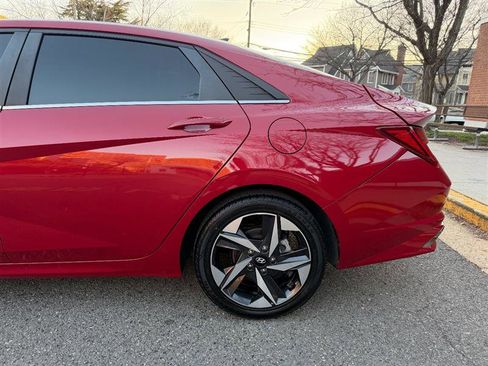 Used 2021 Hyundai Elantra Limited image 11