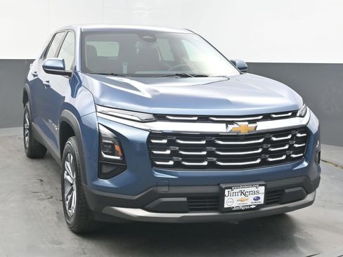 Used 2025 Chevrolet Equinox LT FWD image 3