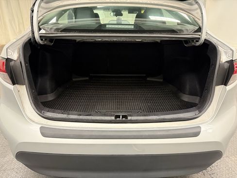 Used 2023 Toyota Corolla LE image 5