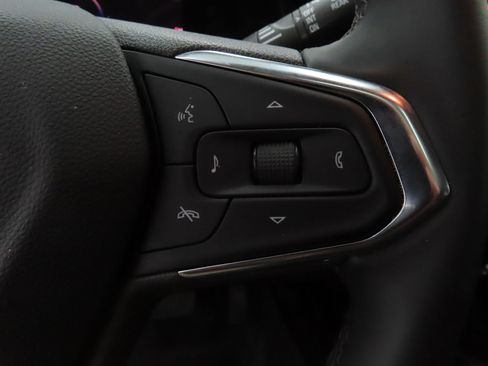 Used 2025 Chevrolet Trax ACTIV w/ Sunroof Package FWD image 14
