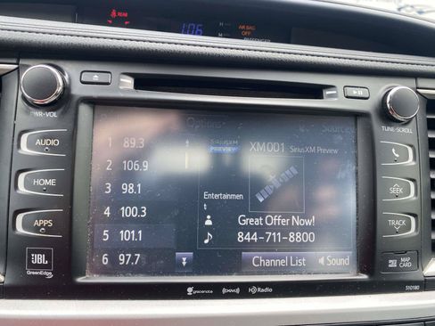 Used 2017 Toyota Highlander Limited FWD image 25