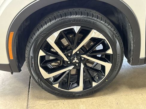 Used 2024 Mitsubishi Outlander SE image 33