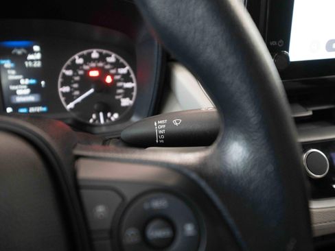 Used 2024 Toyota Corolla Cross L image 14