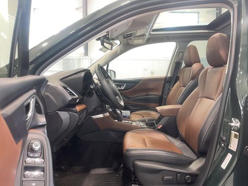 Used 2023 Subaru Forester Touring image 6