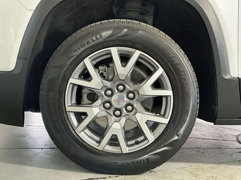 Used 2022 GMC Acadia SLT w/ Technology Package AWD/4WD image 13