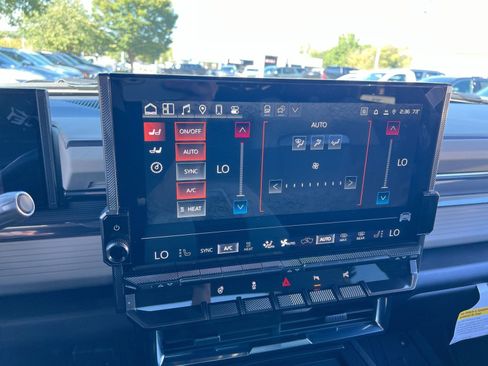 New 2026 GMC Hummer EV 4x4 Crew Cab image 18