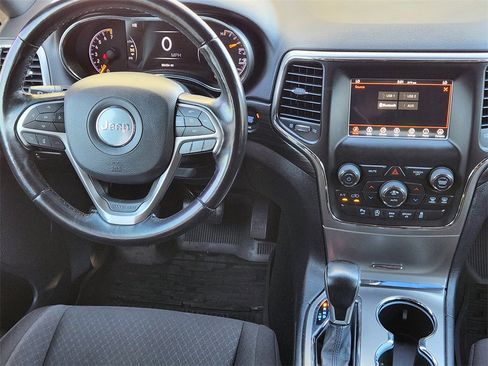 Used 2020 Jeep Grand Cherokee Laredo image 10