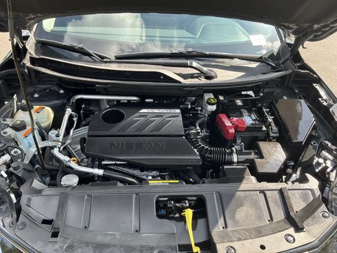 Used 2025 Nissan Rogue SV AWD/4WD image 32