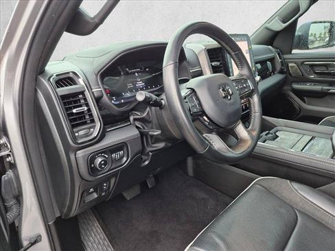 Used 2025 RAM 1500 Limited AWD/4WD image 9