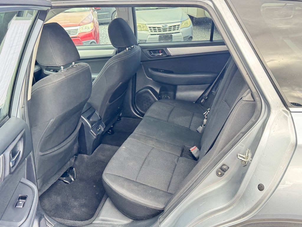 Used 2018 Subaru Outback 2.5i Premium AWD/4WD image 8