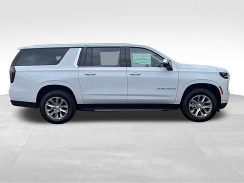 New 2026 Chevrolet Suburban Premier w/ Sun And Tow Package AWD/4WD image 6