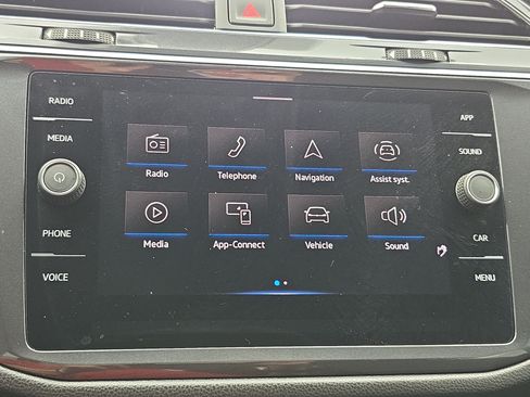 Used 2023 Volkswagen Tiguan SE FWD image 22