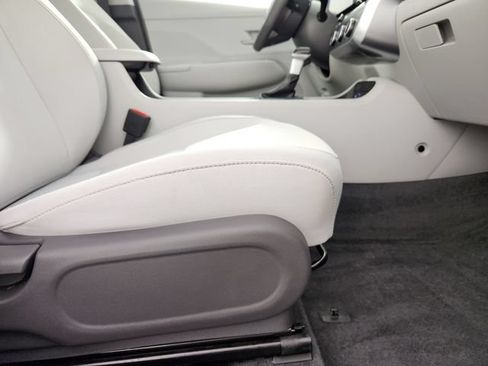 Certified 2025 Hyundai Kona SE AWD/4WD image 15