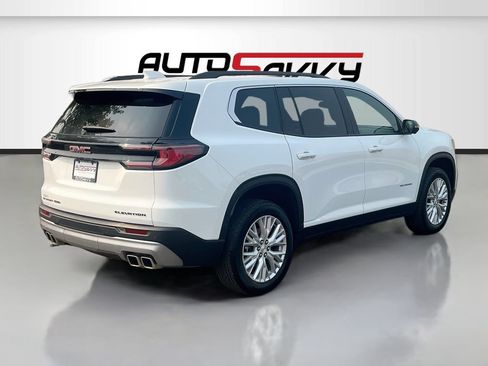 Used 2025 GMC Acadia Elevation w/ Elevation Premium Package AWD/4WD image 7