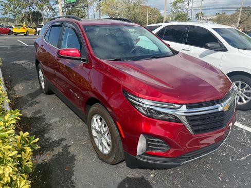 Used 2022 Chevrolet Equinox LT image 2