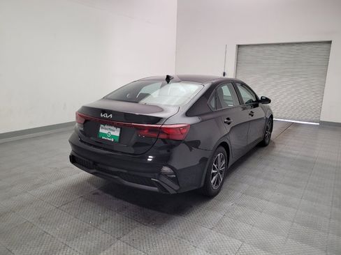 Used 2022 Kia Forte LXS FWD image 9