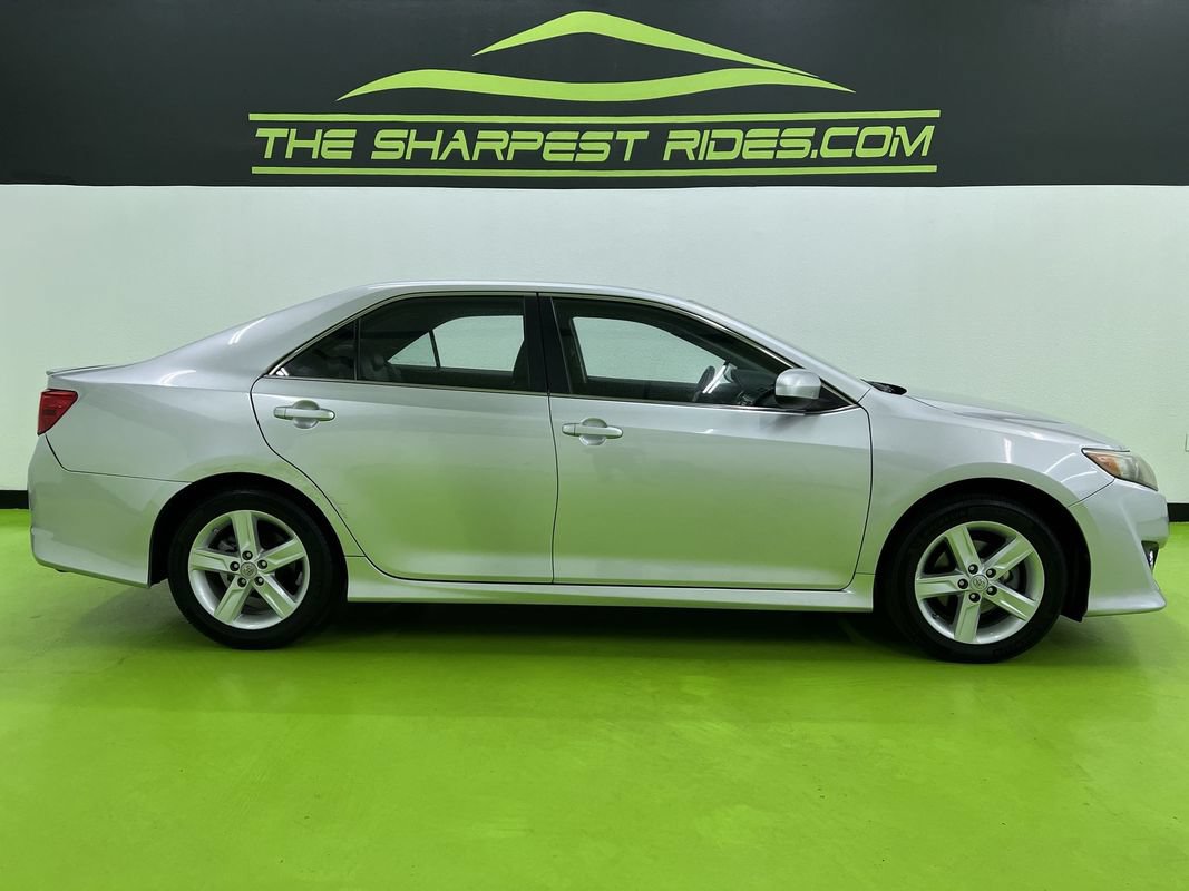Used 2012 Toyota Camry SE FWD image 11