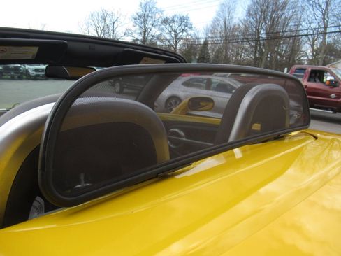 Used 2003 Chevrolet SSR w/ Preferred Equipment Group image 30