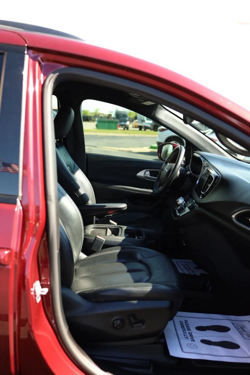 Used 2019 Chrysler Pacifica Touring-L w/ Advanced Safetytec Group FWD image 45