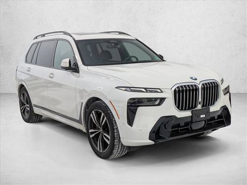 Used 2024 BMW X7 xDrive40i w/ M Sport Package image 3