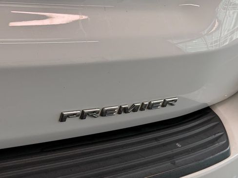 Used 2021 Chevrolet Tahoe Premier w/ Premium Package RWD image 17