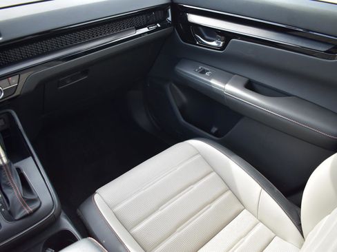 Used 2025 Honda CR-V Sport Touring image 23