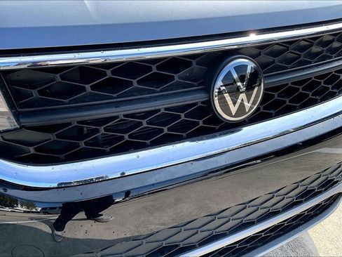 Used 2022 Volkswagen Taos SE image 39