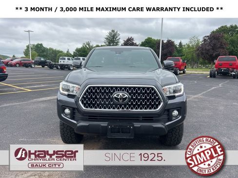 Used 2019 Toyota Tacoma TRD Off-Road AWD/4WD image 3