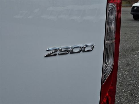 Used 2025 Mercedes-Benz Sprinter 2500 image 22
