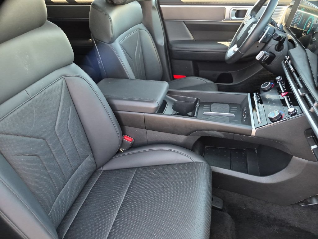 Used 2025 Hyundai Santa Fe SEL AWD/4WD image 32