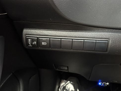 Used 2019 Toyota Corolla SE FWD image 11