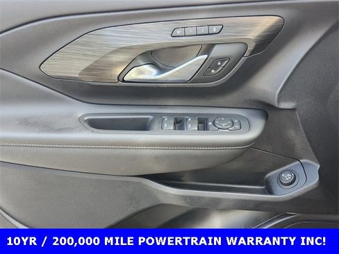 Used 2022 GMC Terrain SLT w/ Elevation Edition image 29