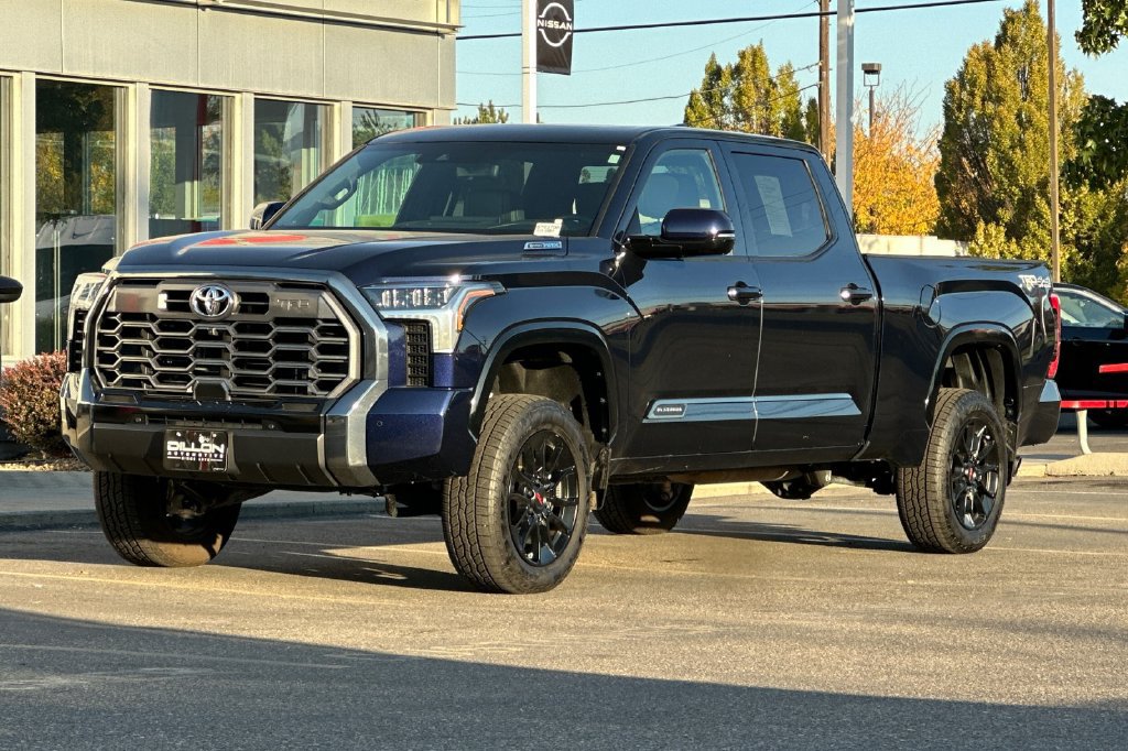 Used 2025 Toyota Tundra Platinum w/ TRD Off-Road Package AWD/4WD image 11