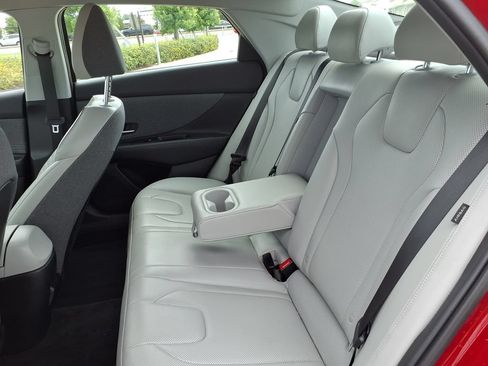 Used 2024 Hyundai Elantra Limited FWD image 16