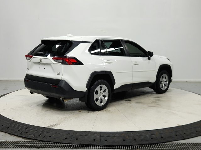Used 2023 Toyota RAV4 LE AWD/4WD image 8