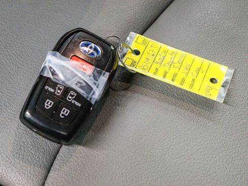 Used 2024 Toyota Sienna XLE w/ XLE Plus Package AWD/4WD image 24
