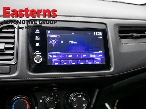Used 2021 Honda HR-V Sport image 17