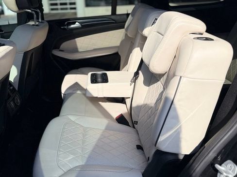 Used 2015 Mercedes-Benz GL 550 4MATIC image 15