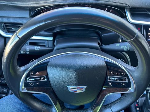 Used 2017 Cadillac XTS Sedan 4D image 39