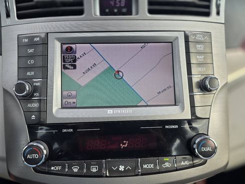 Used 2011 Toyota Avalon Limited FWD image 21