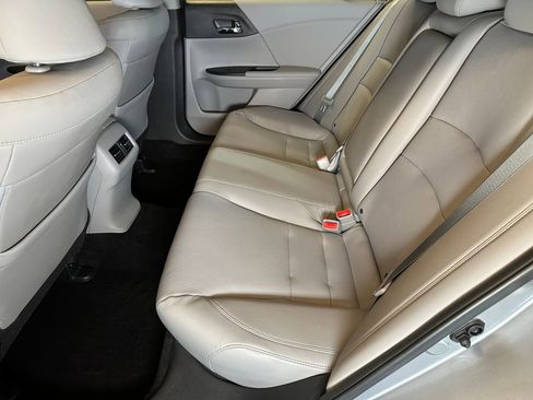 Used 2017 Honda Accord EX-L image 21